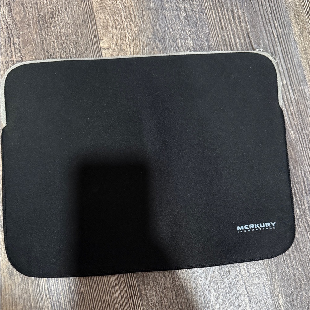 Merkury Black Laptop Sleeve